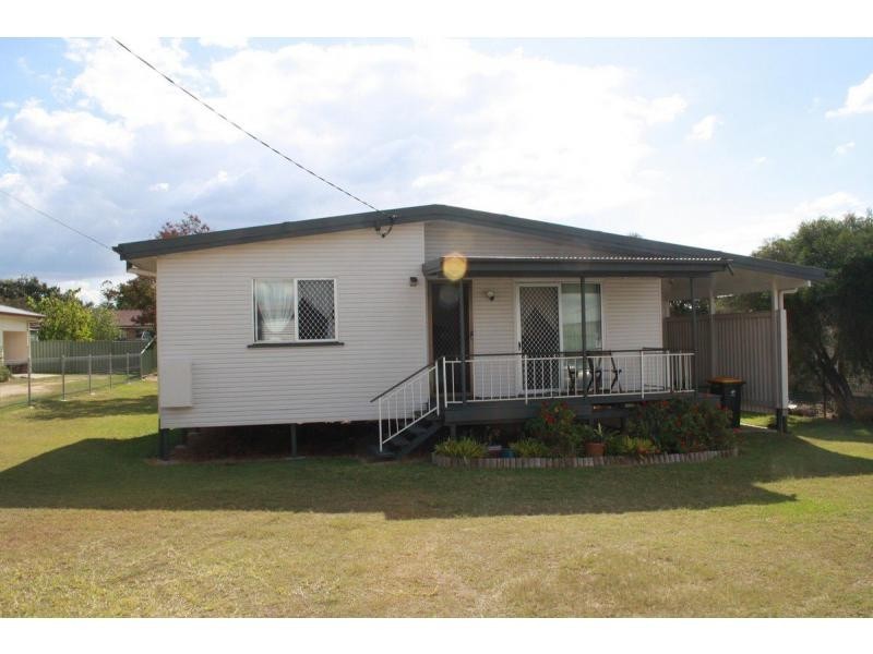 33 Wattle Avenue, Warwick QLD 4370