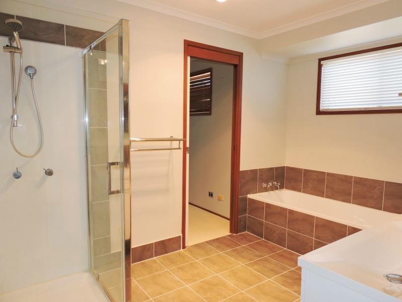 24 Peace Street, Rosenthal Heights QLD 4370