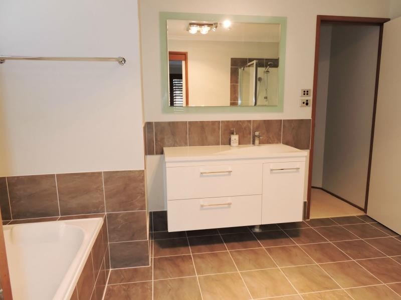 24 Peace Street, Rosenthal Heights QLD 4370