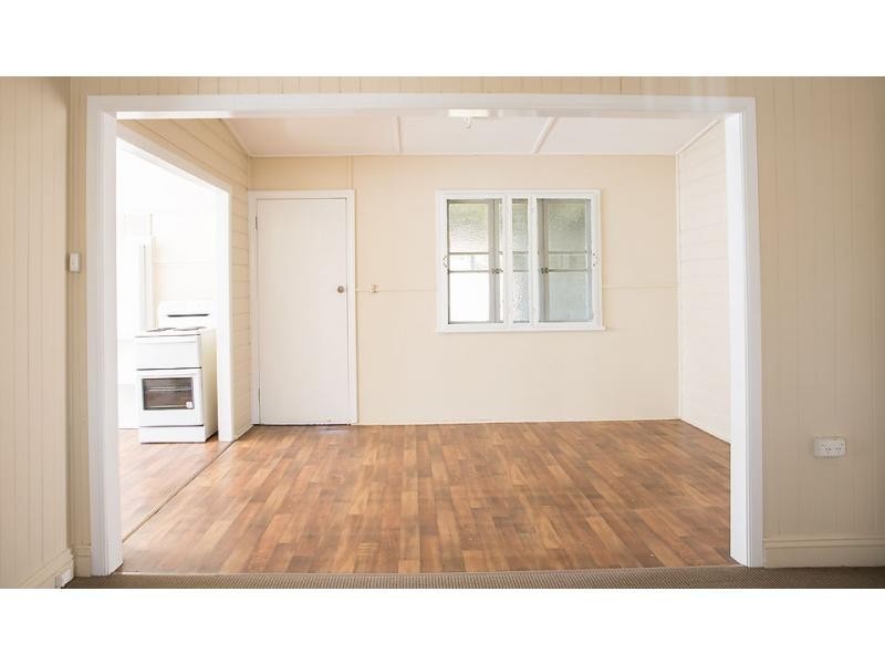 8 Pine Street, Warwick QLD 4370