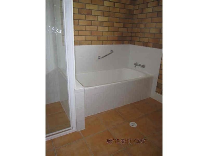 1/50 Locke Street, Warwick QLD 4370