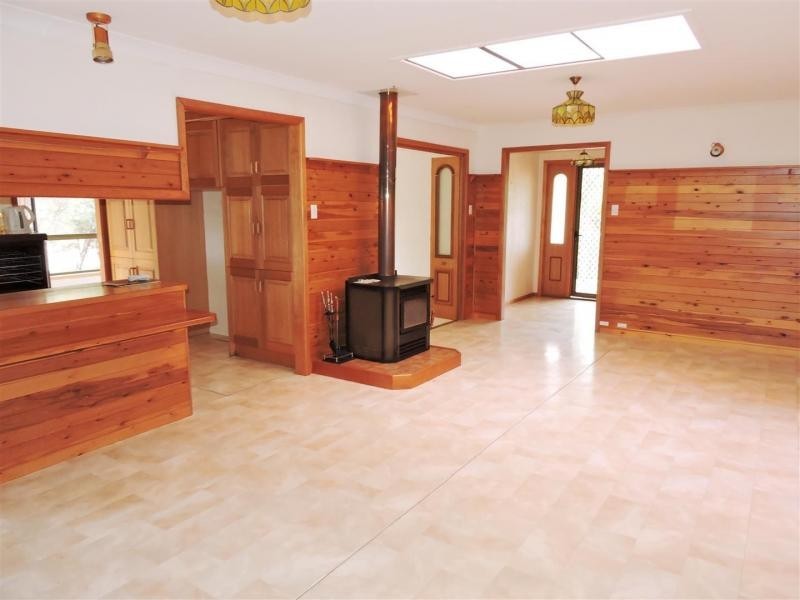 12 Vanneck Street, Yangan QLD 4371