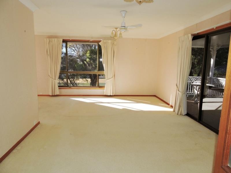 12 Vanneck Street, Yangan QLD 4371