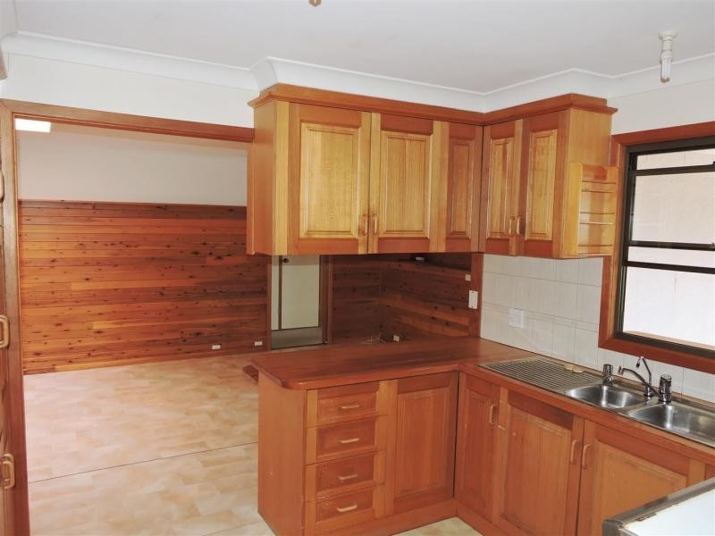 12 Vanneck Street, Yangan QLD 4371