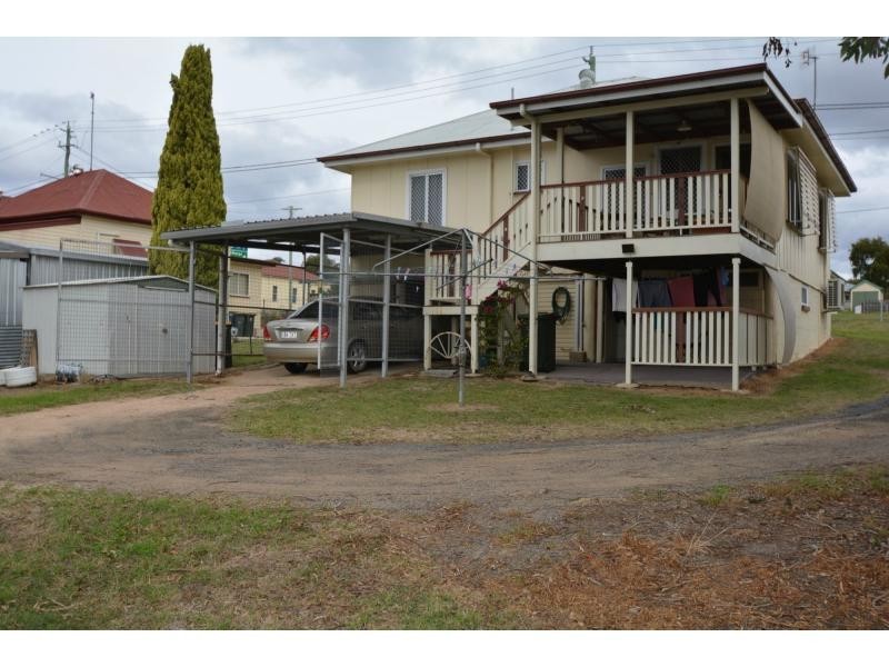 129 Wood Street, Warwick QLD 4370