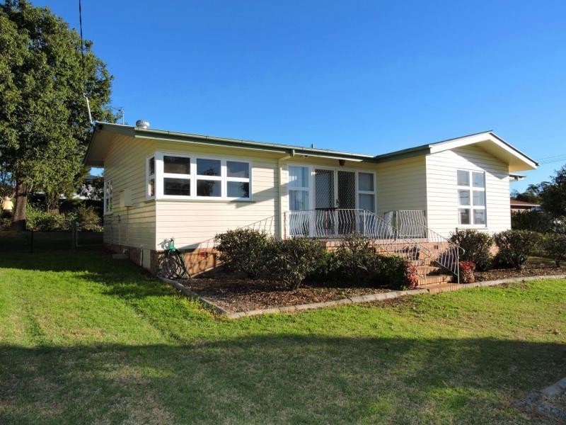 136 Locke Street, Warwick QLD 4370