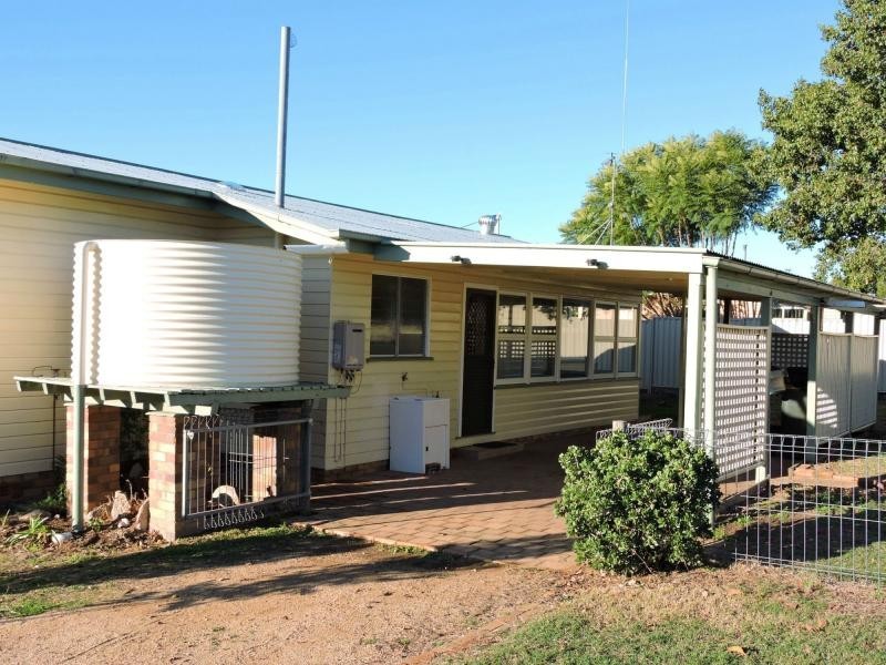 136 Locke Street, Warwick QLD 4370