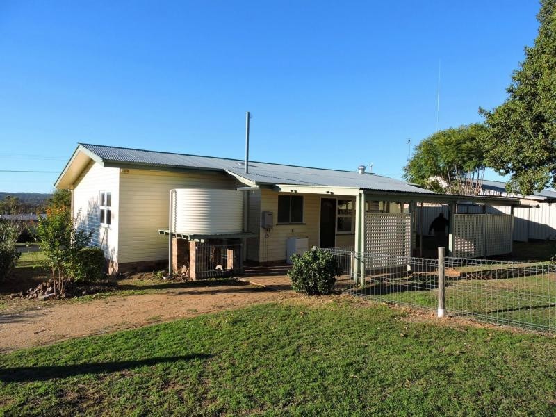 136 Locke Street, Warwick QLD 4370