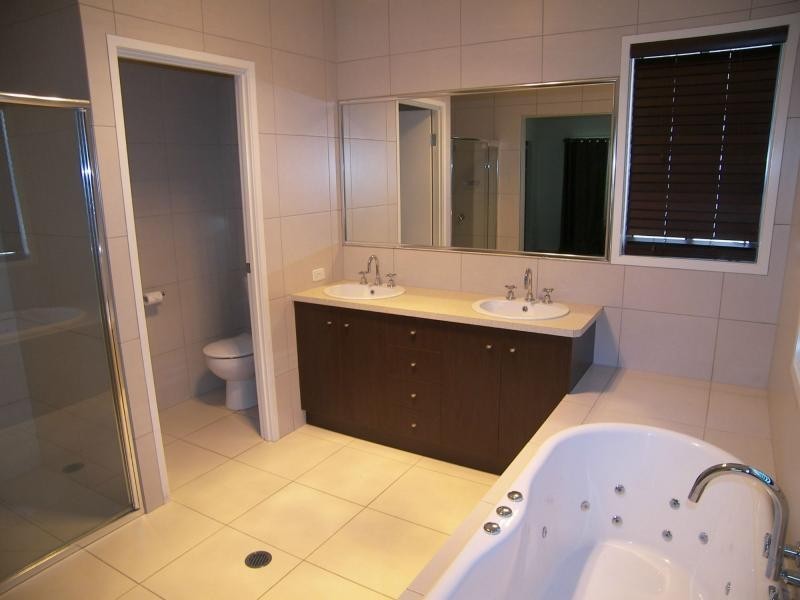 2 Rodeo Drive, Warwick QLD 4370