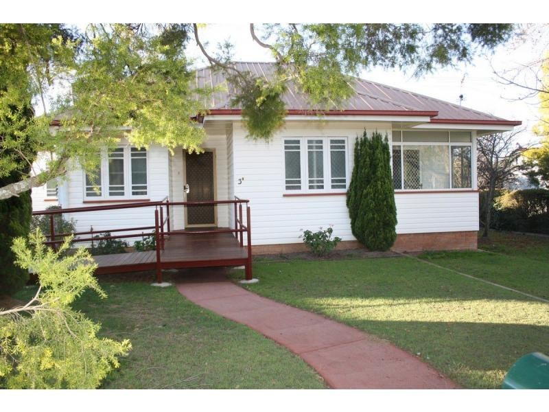 3a Locke Street, Warwick QLD 4370