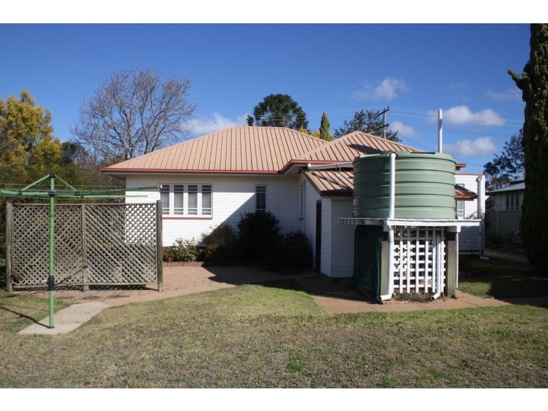 3a Locke Street, Warwick QLD 4370