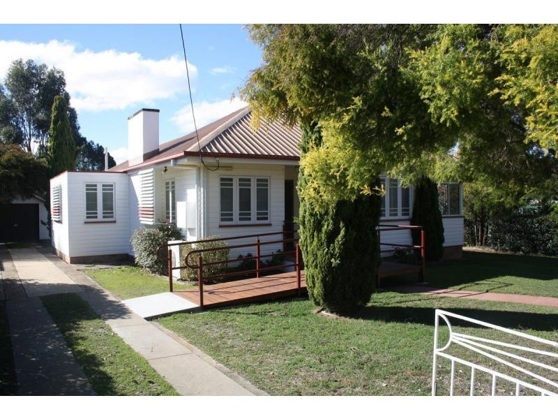 3a Locke Street, Warwick QLD 4370