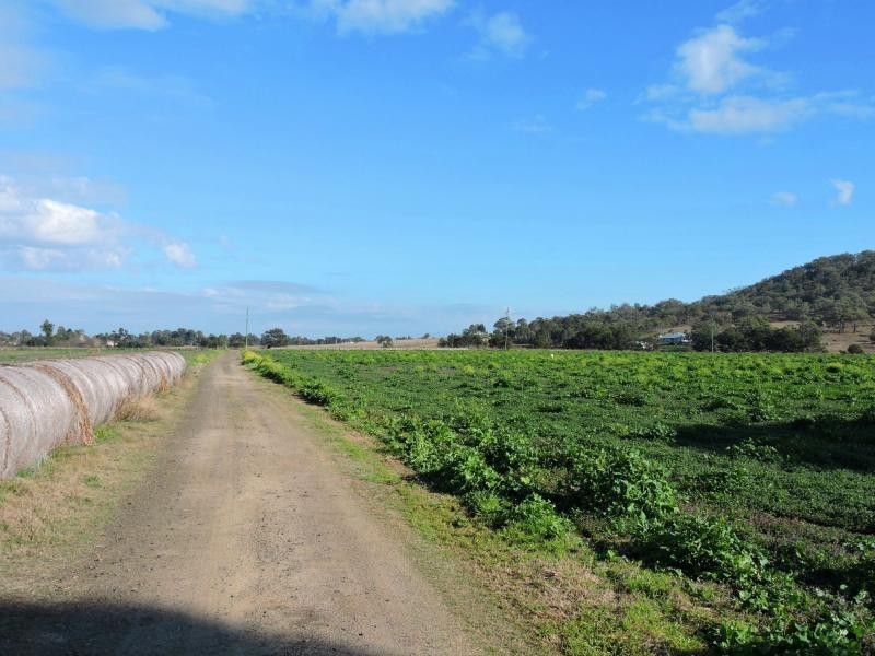 76 Bradfields Road, Allora QLD 4362