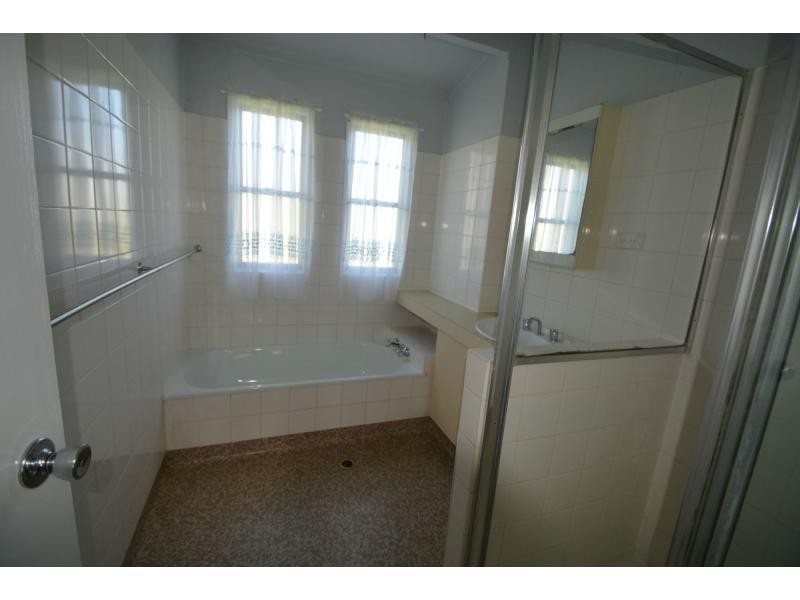 4 Furness Crescent, Warwick QLD 4370