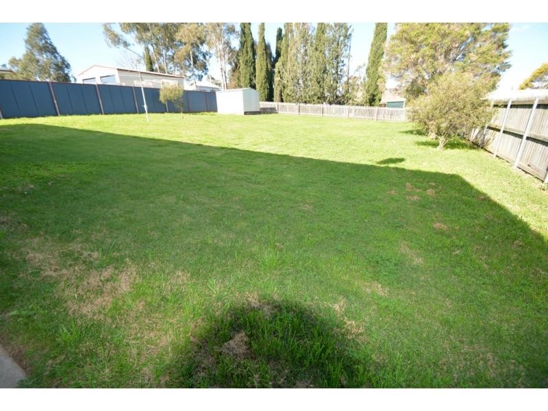 4 Furness Crescent, Warwick QLD 4370