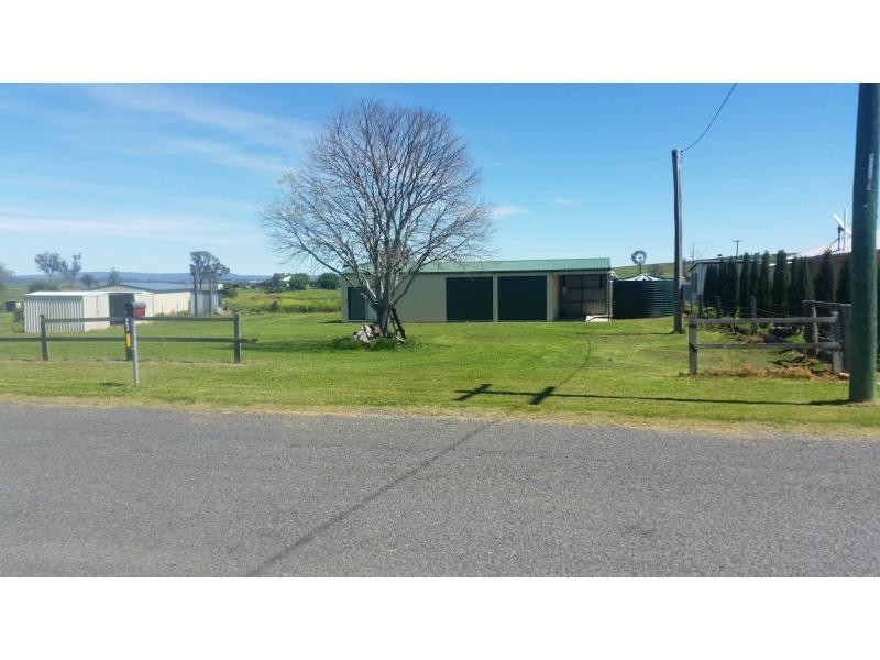 23 Oak Street, Tannymorel QLD 4372
