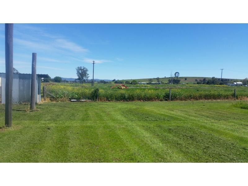 23 Oak Street, Tannymorel QLD 4372