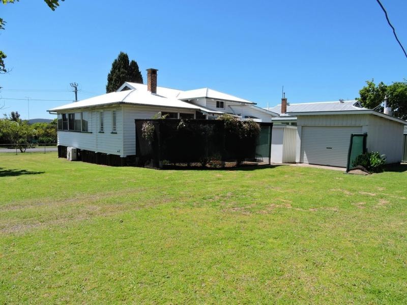 124 Pratten Street, Warwick QLD 4370