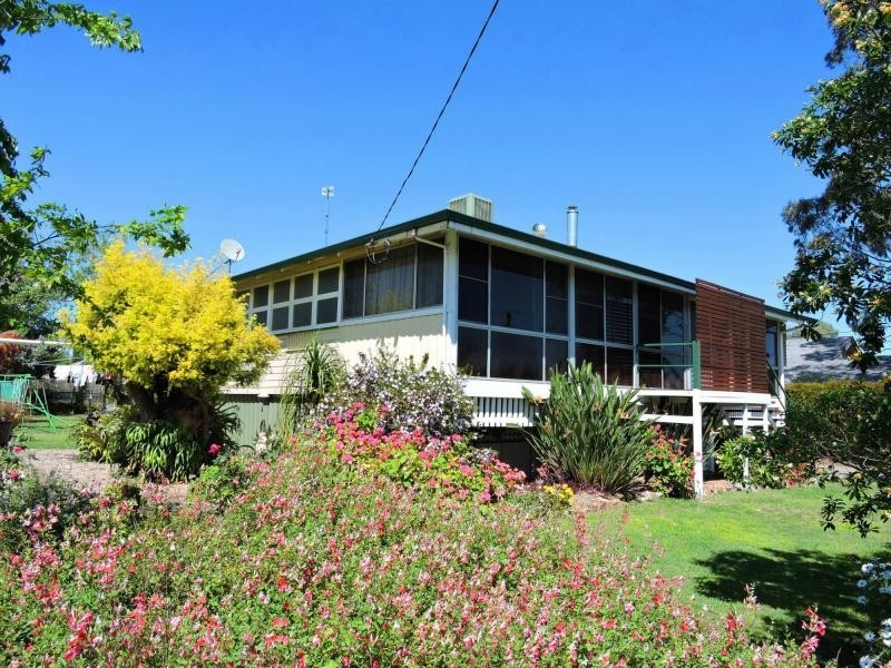 96 Pratten Street, Warwick QLD 4370
