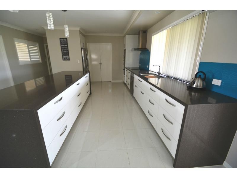 8 Condavale Drive, Rosenthal Heights QLD 4370