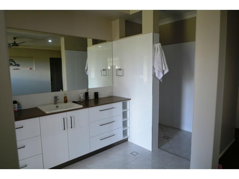 8 Condavale Drive, Rosenthal Heights QLD 4370