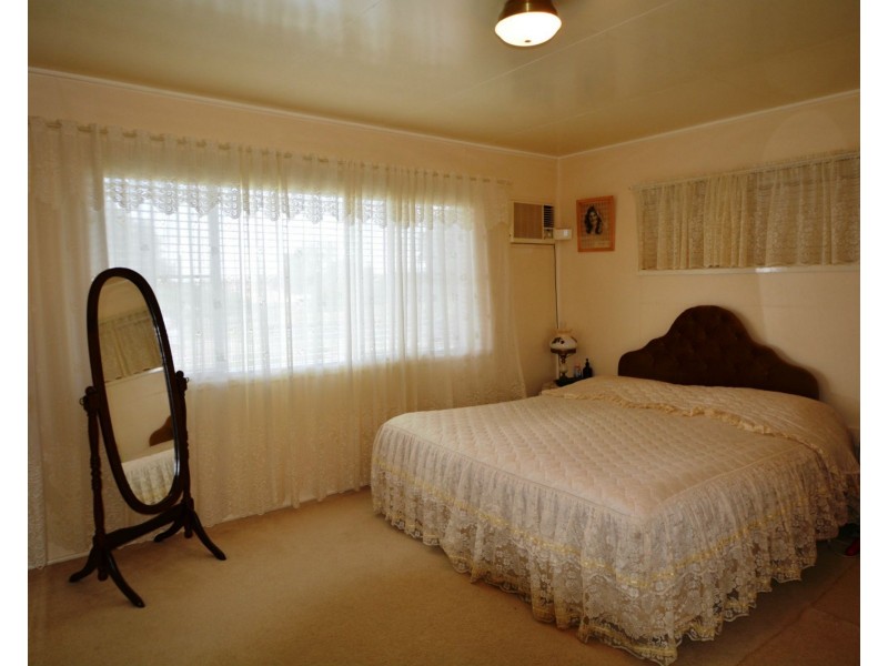 52 King Street, Yangan QLD 4371