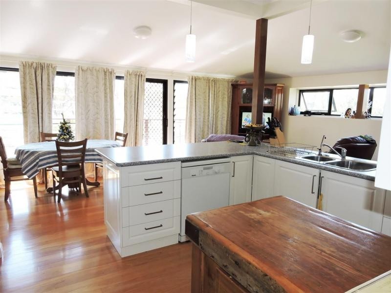 27 Gilbert Crescent, Warwick QLD 4370