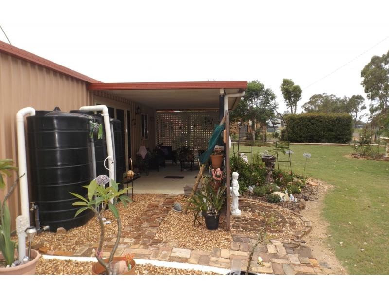 7 Leslie Lane, Hendon QLD 4362
