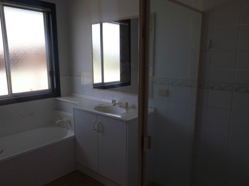 2/5 Davis Place, Warwick QLD 4370