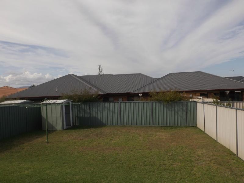 2/5 Davis Place, Warwick QLD 4370