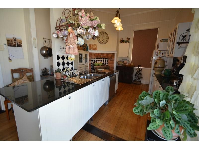 33 Pratten Street, Warwick QLD 4370