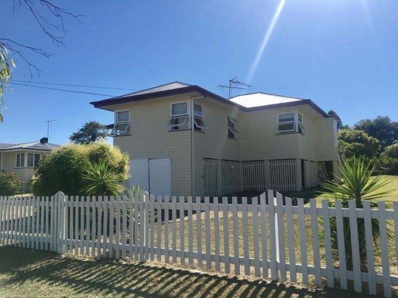 1 Evans Crescent, Warwick QLD 4370