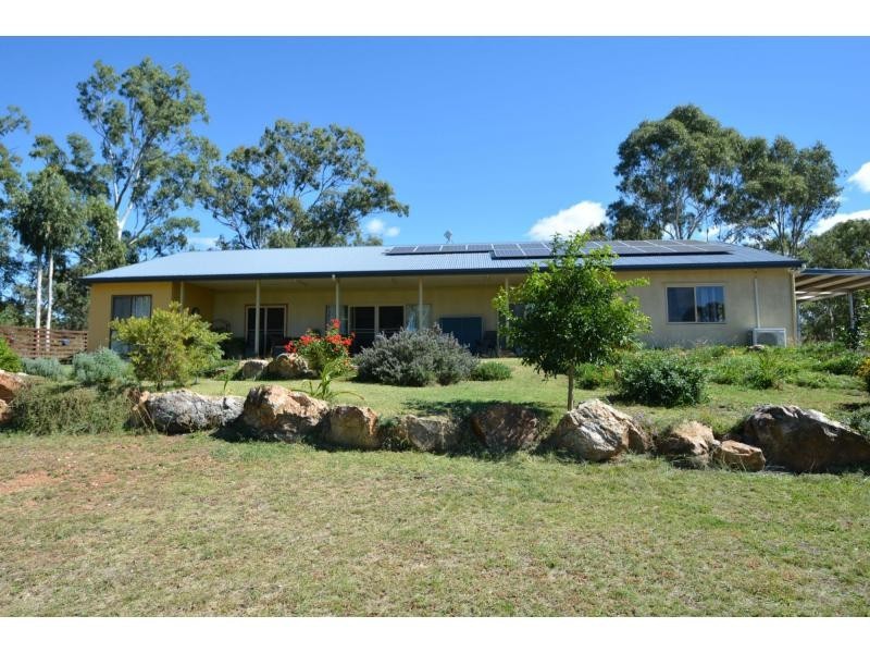 10 Elliot Street, Pratten QLD 4370