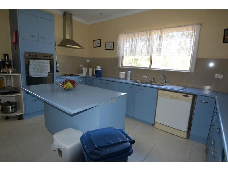 10 Elliot Street, Pratten QLD 4370