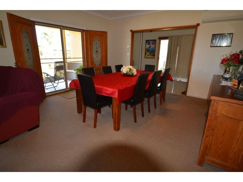 10 Elliot Street, Pratten QLD 4370
