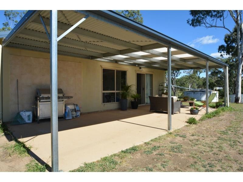 10 Elliot Street, Pratten QLD 4370