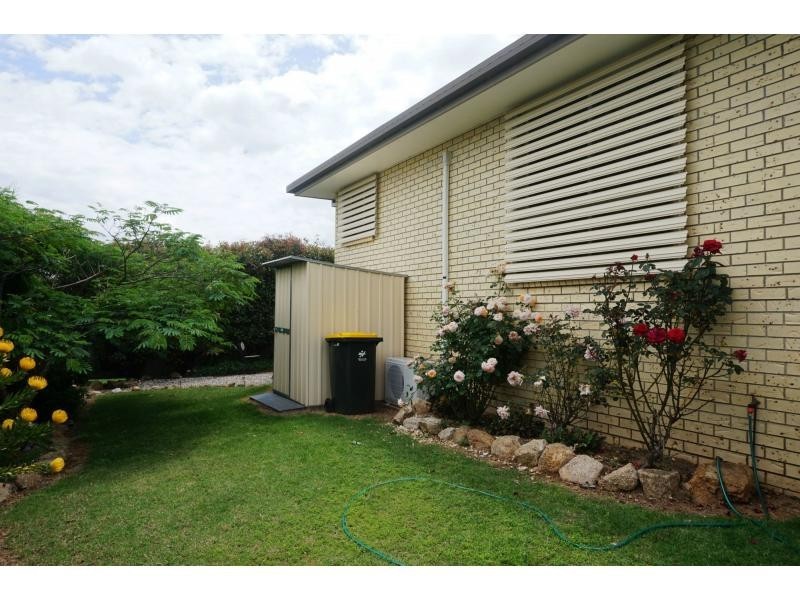 2 /121 Locke Street, Warwick QLD 4370