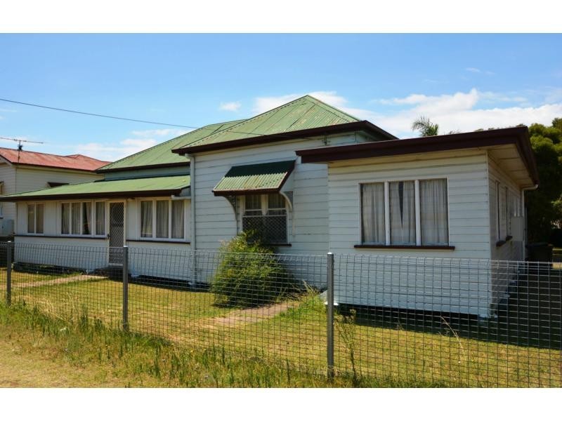 83 Wood Street, Warwick QLD 4370