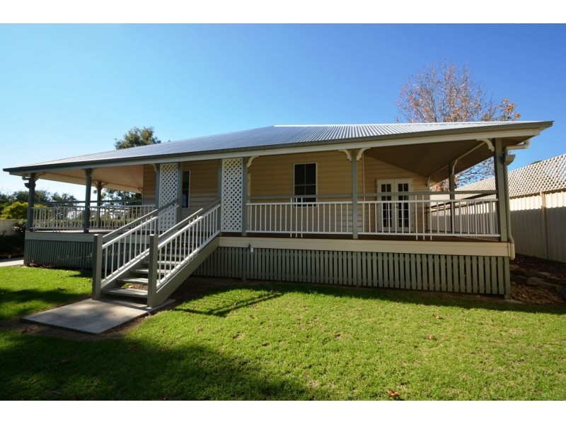 8A William Street, Warwick QLD 4370