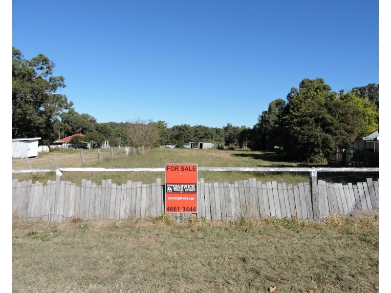 8 Glen Road, Warwick QLD 4370