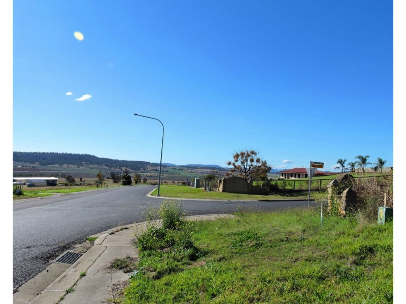 1 Derain Drive, Sladevale QLD 4370