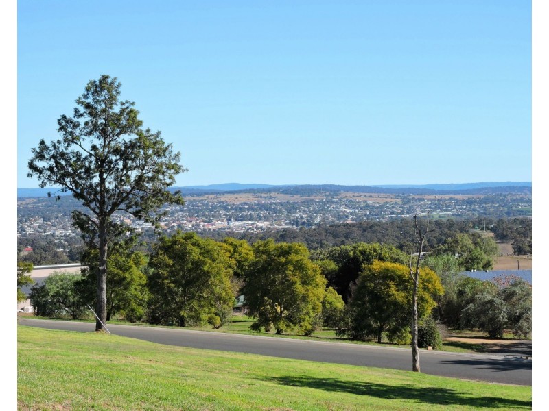 1 Derain Drive, Sladevale QLD 4370