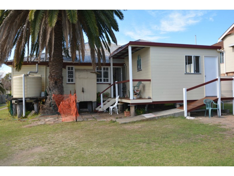 85 Dragon Street, Warwick QLD 4370