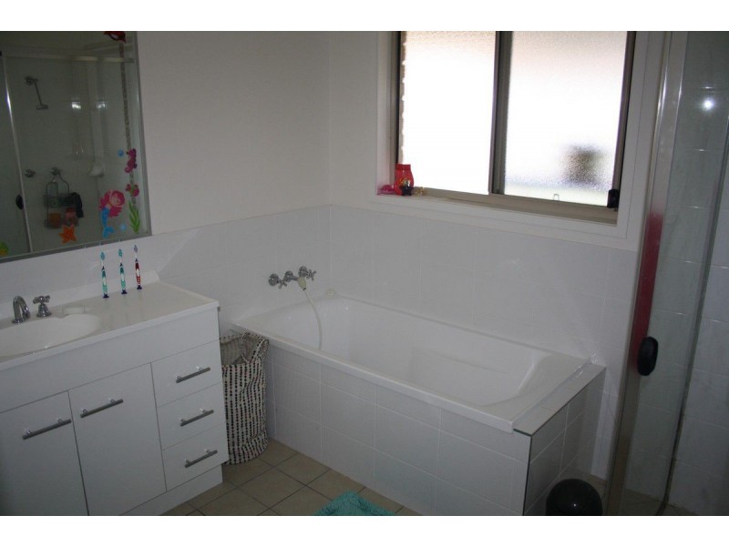 18 Ridgeview Road, Warwick QLD 4370