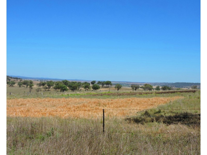 9 Holzwarts Road St, Allora QLD 4362