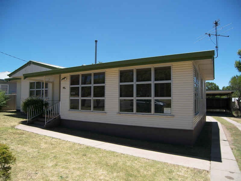 95B Pratten Street, Warwick QLD 4370