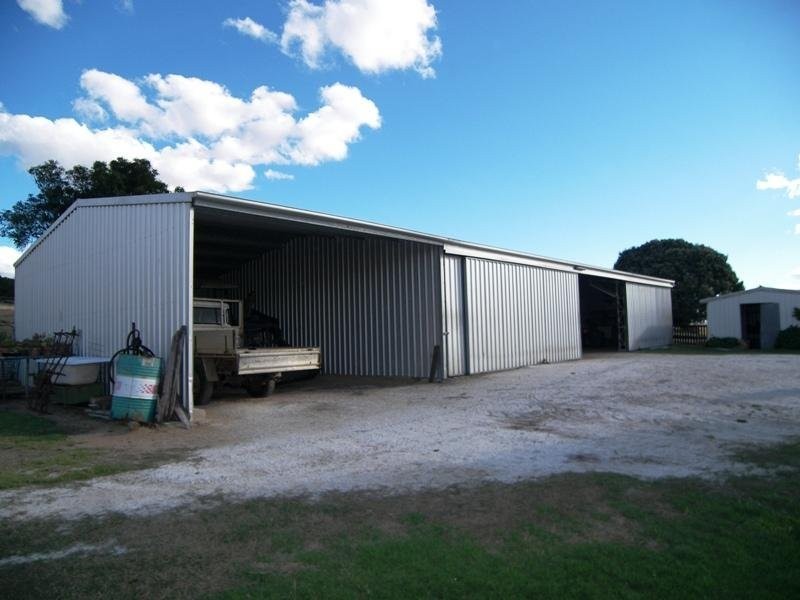 396 Omaras Road, Mount Colliery QLD 4370