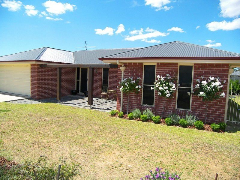 4 Rose Bud Ct, Warwick QLD 4370