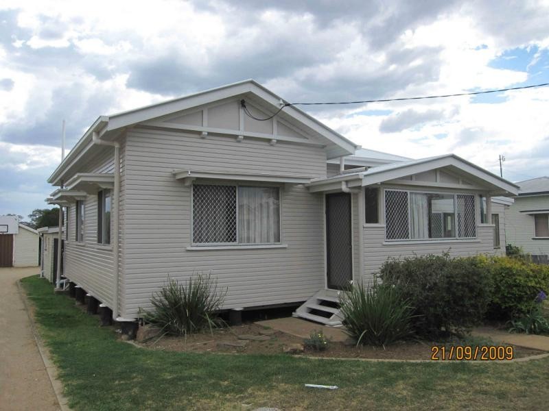 13 Dragon Street, Warwick QLD 4370