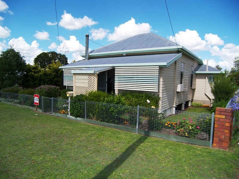 36 Gore Street, Warwick QLD 4370